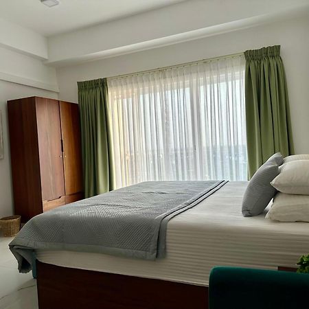 Ocean Breeze Hotel Residencies Britlanka Apartments Негомбо Экстерьер фото
