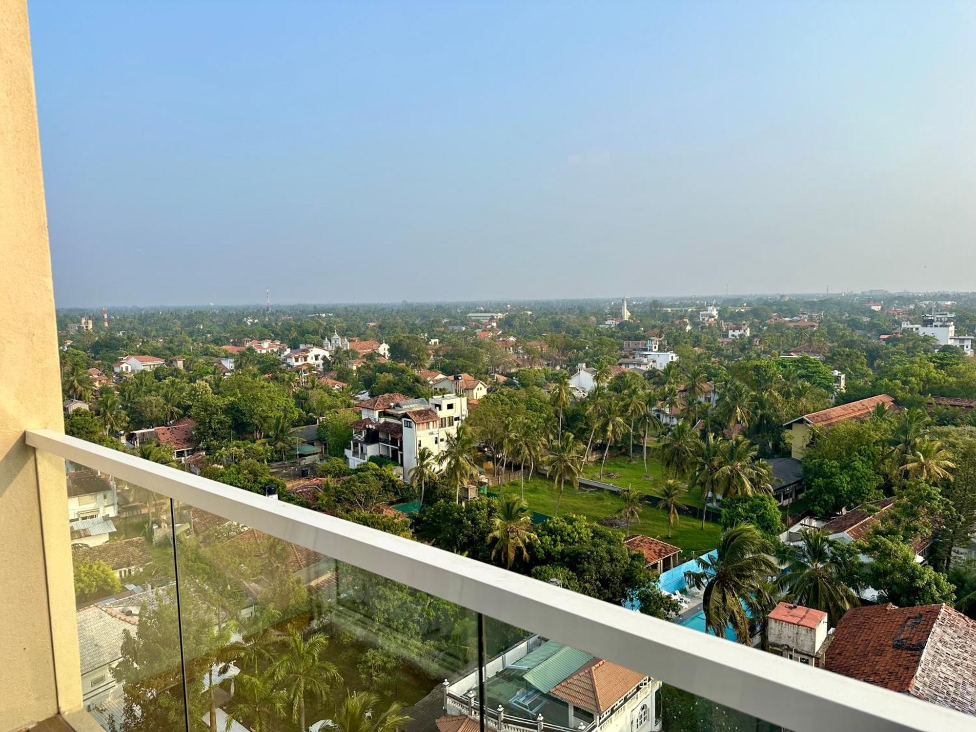 Ocean Breeze Hotel Residencies Britlanka Apartments Негомбо Экстерьер фото